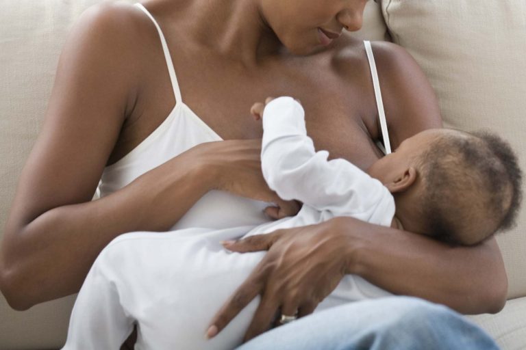 Jamaica: COVID-19 patient breastfeeds baby