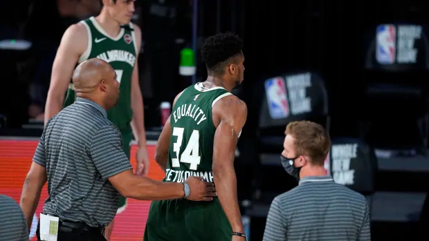 Bucks’ Antetokounmpo ejected after headbutting Wizards player