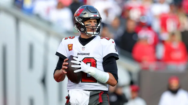 Tom Brady ends retirement, announces return to Buccaneers