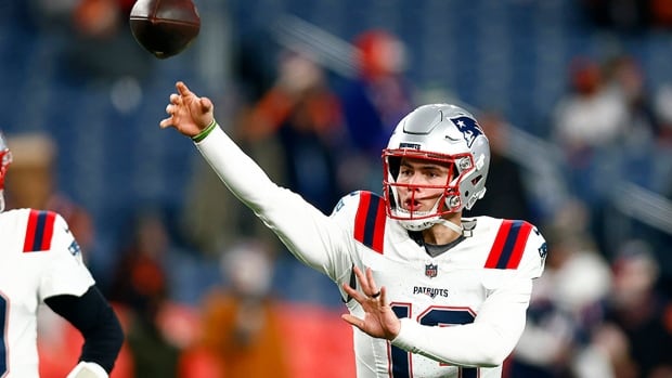 Canadian QB Nathan Rourke officially returns to Patriots on 1-year deal